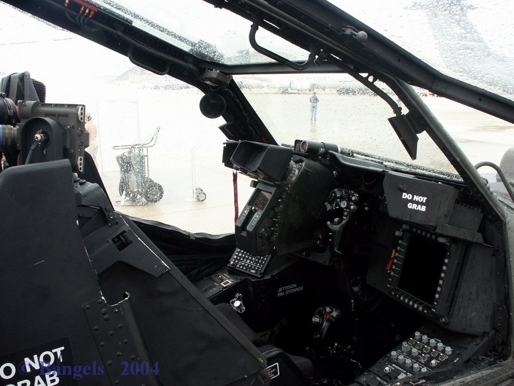 Gunner-co-pilot(Front seat) cockpit.jpg