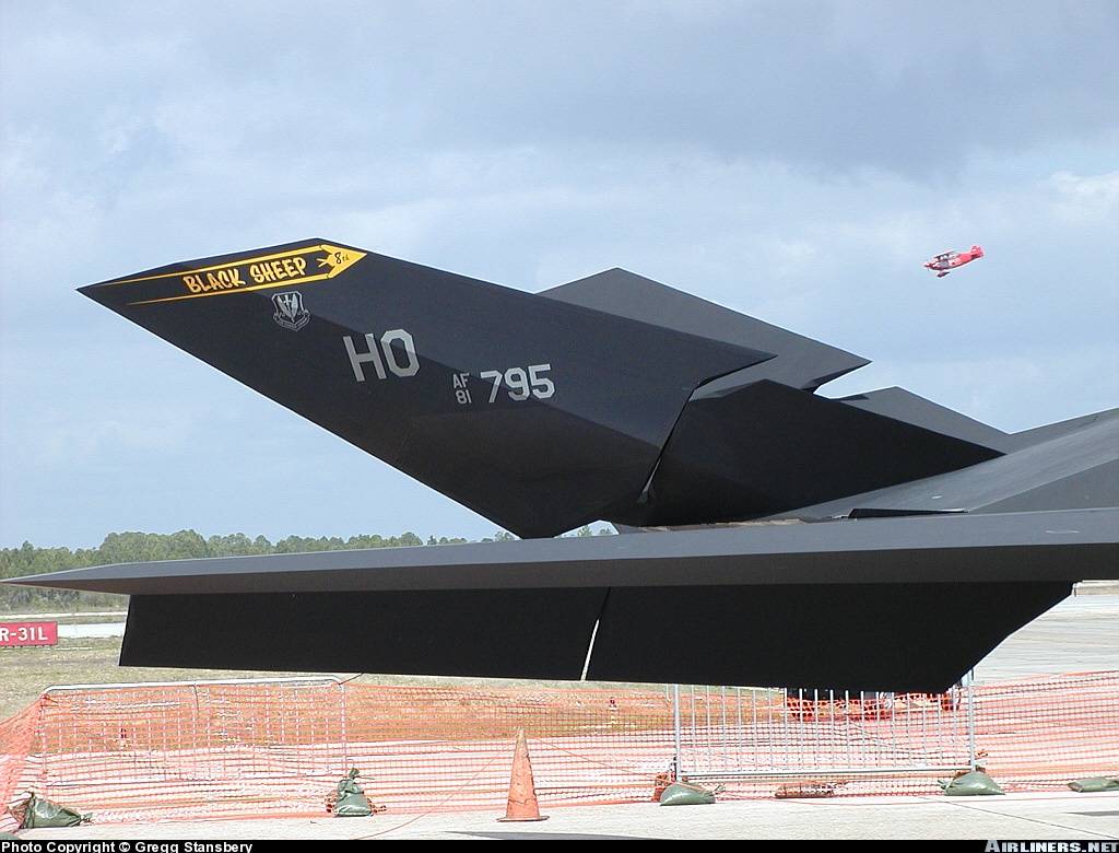 F-117-Tail.jpg