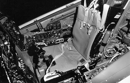 Lockheed_F-117A_Cockpit.jpg