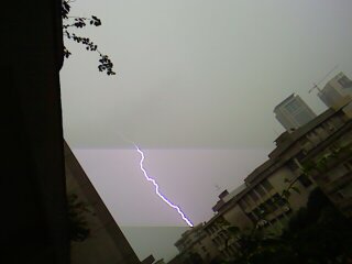 lightning_1.jpg