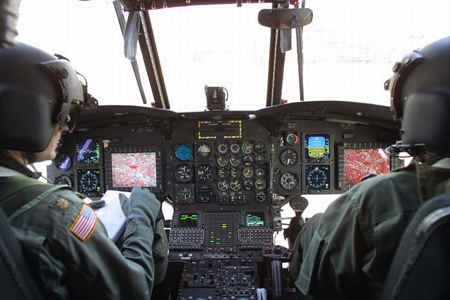 CH-47F_Chinook_Cockpit.jpg