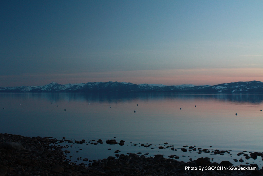 ѩɽ��ӳ�ڻƻ�ĺ�����