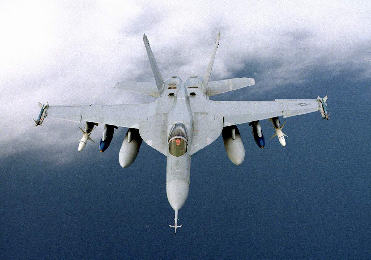 f18e-3.jpg